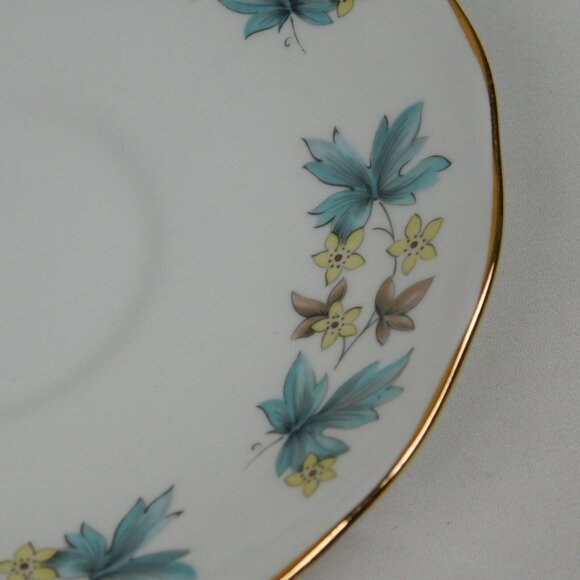 Royal Kent White With Blue Floral Design Bone China Cup And Saucer Set Vintage - Picture 10 of 11